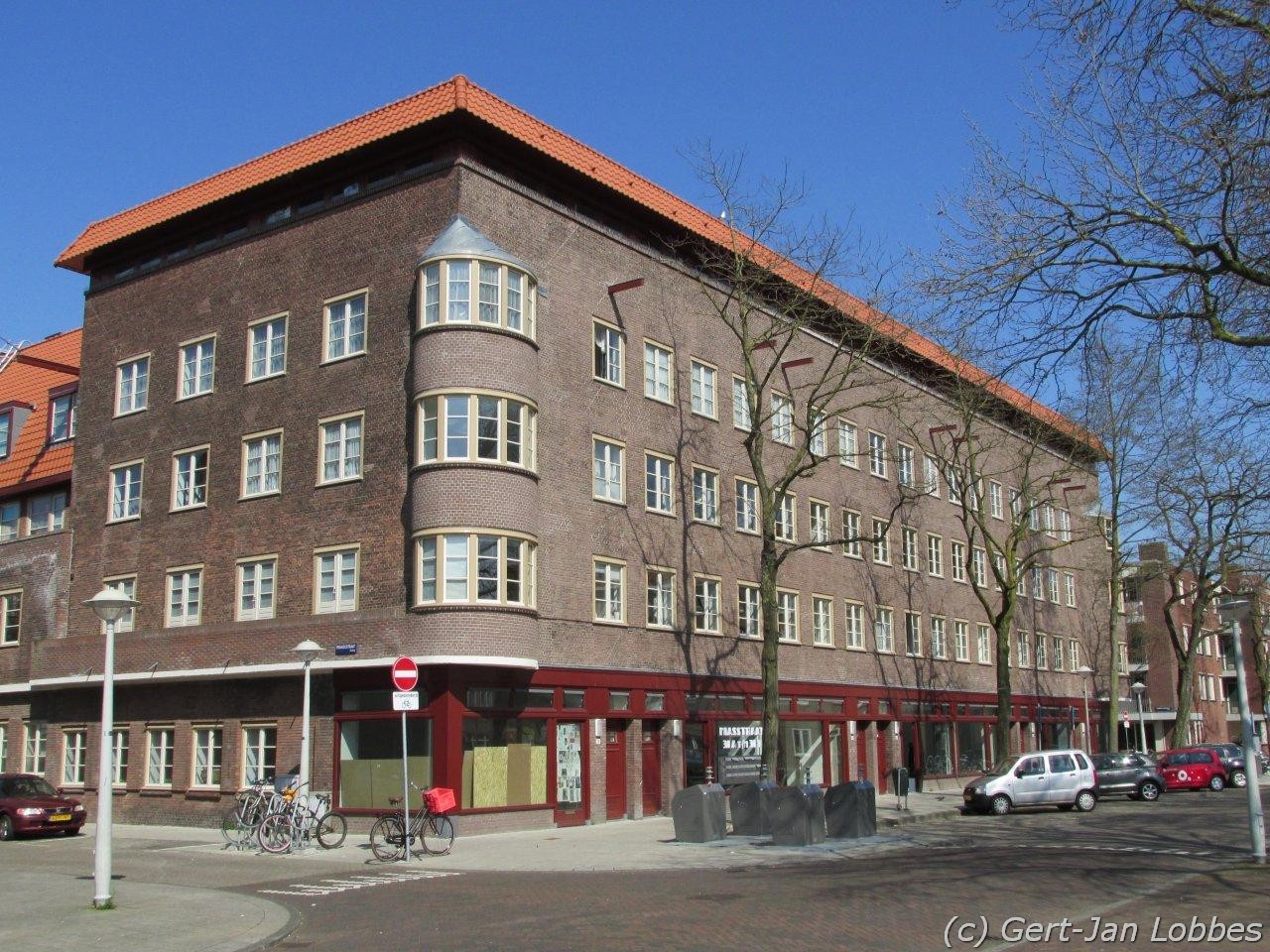 Niasstraat - behouden en recent gerenoveerd (Versteeg, 1926).